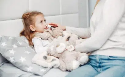 Enfants et virus hivernaux : adapter les gestes barrières selon l’âge