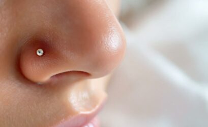 découvrez tout ce qu'il faut savoir sur le piercing au capuchon du clitoris : ses avantages, les précautions à prendre et les conseils pour une expérience en toute sécurité.