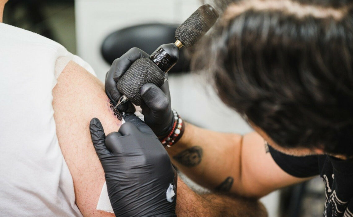 Tatouage et hygiène : conseils pour se lancer en toute sécurité