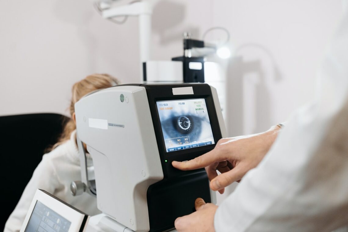 un opticien